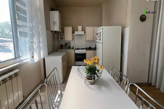 3 սենյականոց բնակարան Կիևյան փողոցում, 70 քմ, 2/5 հարկ, բարձր առաստաղներ, կապիտալ վերանորոգված