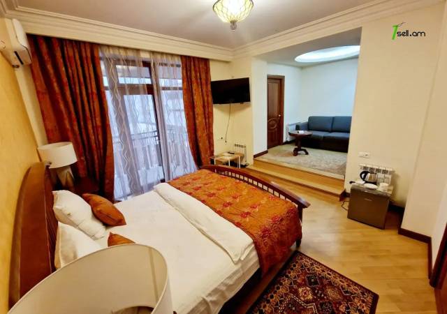 Չորս հարկանի քարե տուն Նաիրի Զարյան փողոցում Արաբկիրում, 600 ք.մ., 3+ սանհանգույց