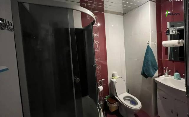 2 սենյականոց բնակարան նորակառույց շենքում Քեռու փողոցում, 81 ք.մ., բարձր առաստաղներ, 6/18 հարկ