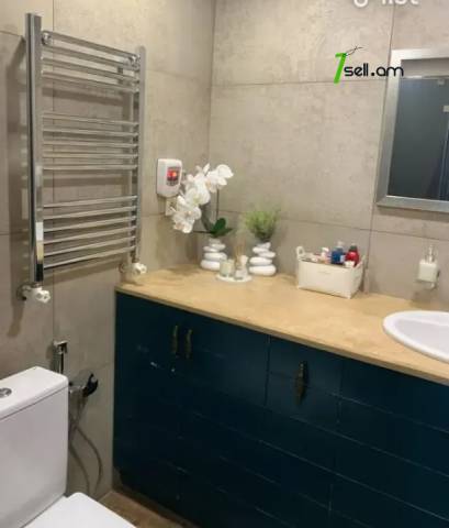 3 սենյականոց բնակարան Գայի պողոտայում, 80 ք.մ., նախավերջին հարկ, կապիտալ վերանորոգված