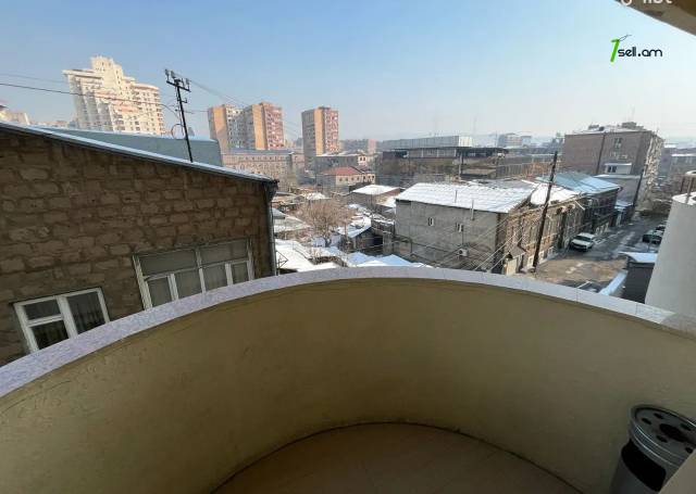 Բազմաֆունկցիոնալ գույք Պարոնյան փողոցում կենտրոնում, 95 քմ