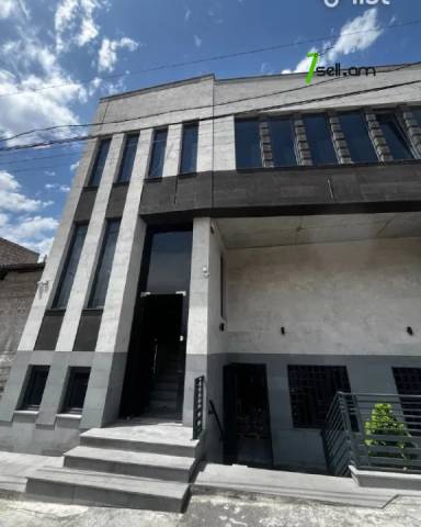 Բազմաֆունկցիոնալ գույք Մելքումովի փողոցում Աջափնյակում, 195 քմ