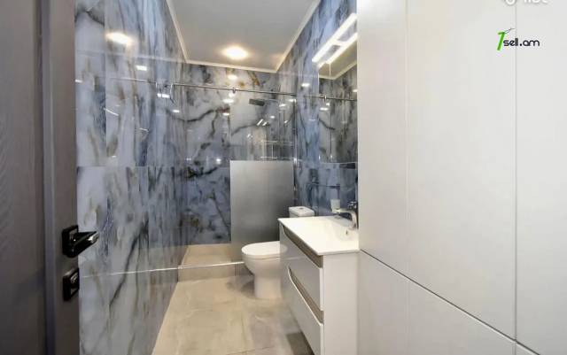 4 սենյականոց բնակարան նորակառույց շենքում, Paronyan St, 135 ք.մ., նախավերջին հարկ, 2 սանհանգույց