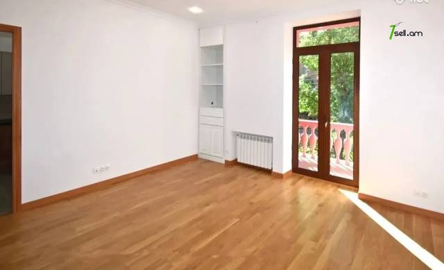 3 սենյականոց բնակարան Մեսրոպ Մաշտոցի պողոտայում, 90 քմ, 2/5 հարկ, 2 սանհանգույց, բարձր առաստաղներ