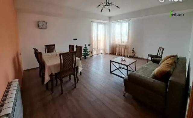 3 սենյականոց բնակարան Ամիրյան փողոցում, 86 ք.մ., մի քանի պատշգամբ, 12/16 հարկ, կապիտալ վերանորոգված