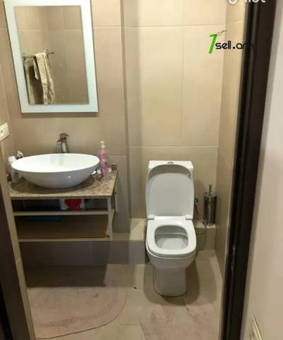 2 սենյականոց բնակարան նորակառույց շենքում Կոմիտասի պողոտայում, 90 ք.մ., բարձր առաստաղներ