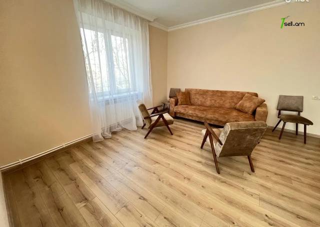 2 սենյականոց բնակարան Ազատության պողոտայում, 64 քմ, նախավերջին հարկ, եվրովերանորոգված, քարե շենք