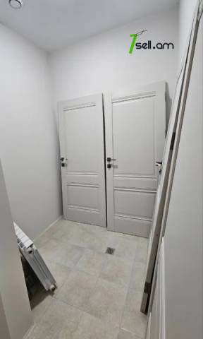 Երեք հարկանի տուն, Դուրյան թաղամաս Ավանում, 1190 քմ, 3+ սանհանգույց, կապիտալ վերանորոգված