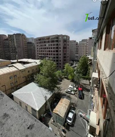 5 սենյականոց բնակարան նորակառույց շենքում Աբովյան փողոցում, 225 քմ, 6/14 հարկ, 3+ սանհանգույց