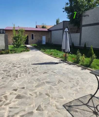 Երկու հարկանի քարե տուն Պարույր Սևակի փողոցում Ավանում, 640 ք.մ., 2 սանհանգույց