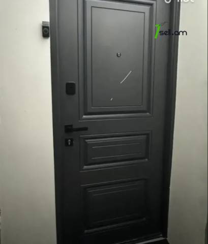 4 սենյականոց բնակարան Ռուբինյանց փողոցում, 100 ք.մ., 8/14 հարկ, 2 սանհանգույց, մասնակի վերանորոգում