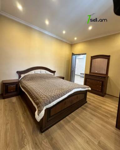 Երկու հարկանի քարե տուն Նոր Արեշի 22-րդ փողոցում Էրեբունիում, 140 քմ, 2 սանհանգույց