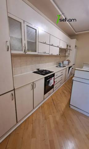 3 սենյականոց բնակարան Սայաթ-Նովայի պողոտայում, 105 քմ, 2/5 հարկ, 2 սանհանգույց, մի քանի պատշգամբ