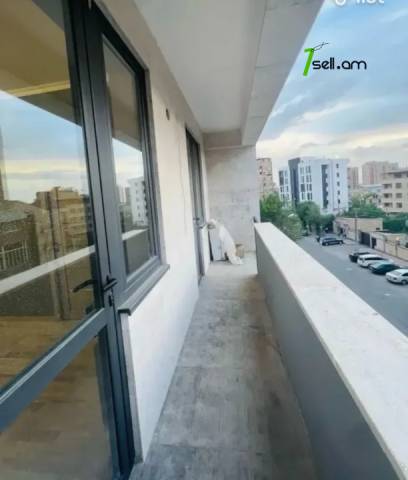 3 սենյականոց բնակարան նորակառույց շենքում Գրիբոյեդով փողոցում, 80 ք.մ., բարձր առաստաղներ, 4/15 հարկ