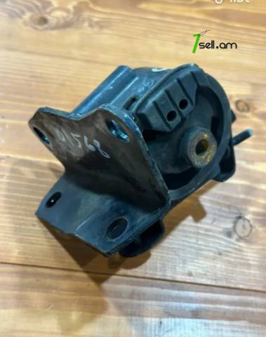 Շարժիչի բարձիկ ձախ / մատոռի պադուշկա ձախ, Toyota Noah / Voxy, 2004թ, Օրիգինալ պահեստամաս