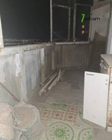 4 սենյականոց բնակարան Երվանդ Քոչարի փողոցում, 104 ք.մ., մի քանի պատշգամբ, նախավերջին հարկ