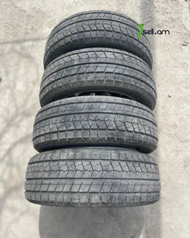 GGG. Rock blade 4հատ 90-95% Ձմեռային անվադողեր, 215/55 R17