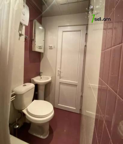 1 սենյականոց բնակարան Հալաբյան փողոցում, 25 քմ, 1/4 հարկ, կապիտալ վերանորոգված, քարե շենք