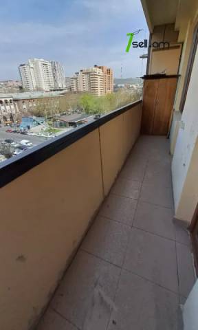 2 սենյականոց բնակարան Մեսրոպ Մաշտոցի պողոտայում, 50 քմ, 7/9 հարկ, կապիտալ վերանորոգված