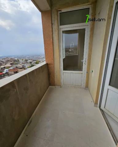 6 սենյականոց բնակարան նորակառույց շենքում Սարի Թաղ 7-րդ փողոցում, 191 ք.մ., 3+ սանհանգույց