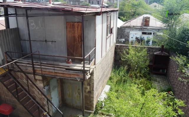 5 սենյականոց բնակարան Ավետիք Իսահակյանի փողոցում, 227 ք.մ., 2 սանհանգույց, բարձր առաստաղներ