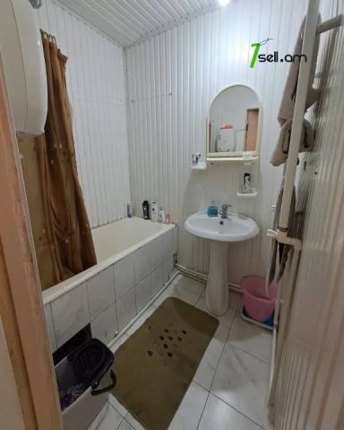 3 սենյականոց բնակարան, Դավթաշեն 1-ին թաղամաս, 78 ք.մ., 2/9 հարկ, կոսմետիկ վերանորոգում