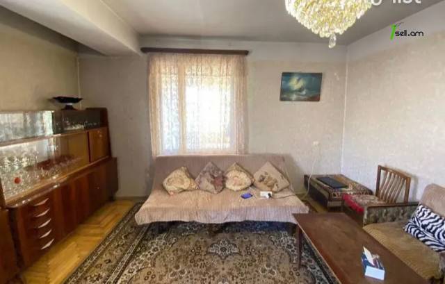 3 սենյականոց բնակարան Արցախի պողոտայում, 86 ք.մ., 9/14 հարկ, մի քանի պատշգամբ