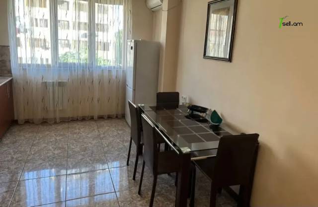 2 սենյականոց բնակարան Եզնիկ Կողբացու փողոցում, 56 ք.մ., 5/9 հարկ, կապիտալ վերանորոգված