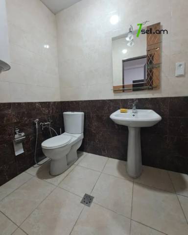 Ընդարձակ 3 սենյականոց բնակարան նորակառույց շենքում Արամի փողոցում, 160 ք.մ., 3/14 հարկ