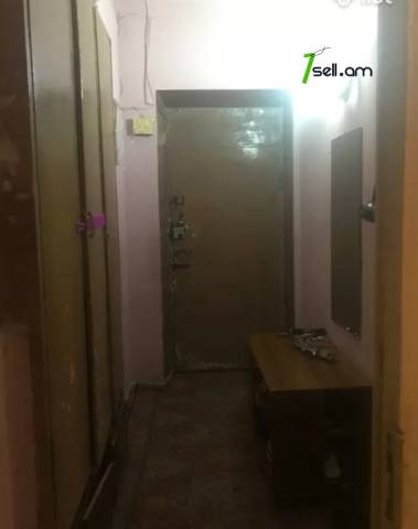 3 սենյականոց բնակարան Մամիկոնյանց փողոցում, 70 ք.մ., բարձր առաստաղներ, 1/5 հարկ, քարե շենք