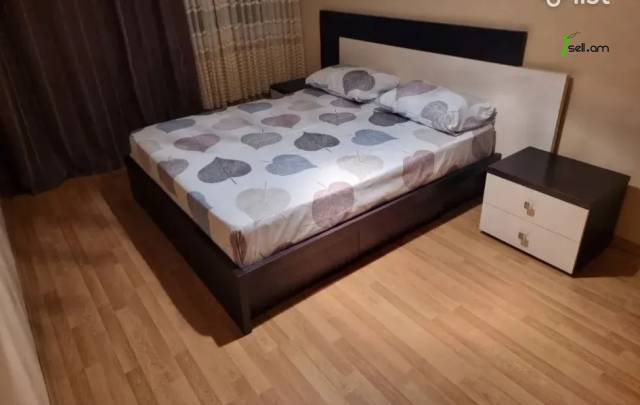 2 սենյականոց բնակարան, Մայակ թաղամաս, 73 քմ, 2/5 հարկ, եվրովերանորոգված, քարե շենք