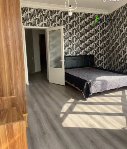 Չորս հարկանի քարե տուն Սիմեոն Երևանցու փողոցում կենտրոնում, 550 ք.մ., 3+ սանհանգույց