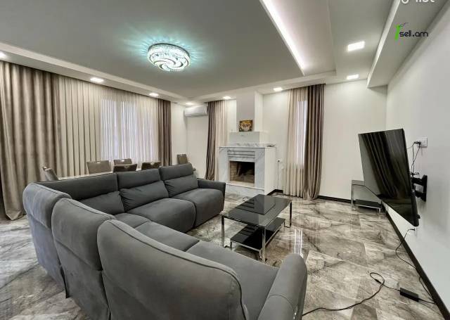 Երկու հարկանի տուն Էզրաս Հասրաթյան փողոցում Քանաքեռ Զեյթունում, 300 ք.մ., 3+ սանհանգույց