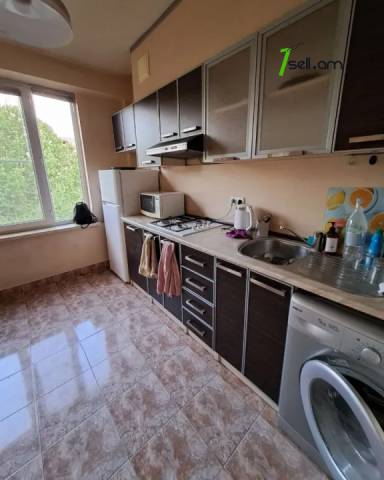 2 սենյականոց բնակարան Աբովյան փողոցում, 45 ք.մ., եվրովերանորոգված, քարե շենք