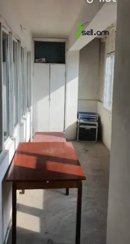 3 սենյականոց բնակարան Հունան Ավետիսյան փողոցում, 78 ք.մ., նախավերջին հարկ, մասնակի վերանորոգում