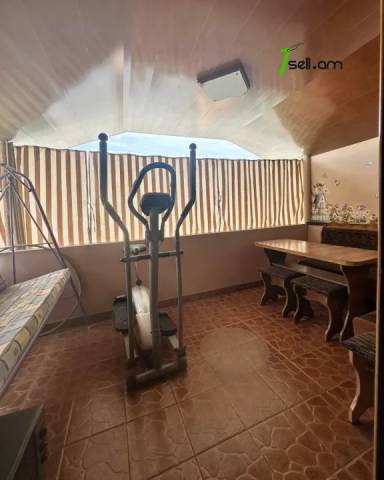 Մեկ հարկանի քարե տուն, Antarayin Street կենտրոնում, 80 քմ, 2 սանհանգույց, կոսմետիկ վերանորոգում