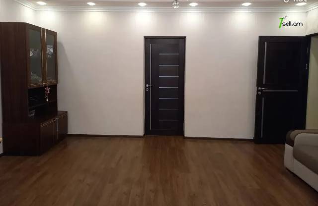 2 սենյականոց բնակարան Մամիկոնյանց փողոցում, 85 քմ, 2/4 հարկ, եվրովերանորոգված, քարե շենք