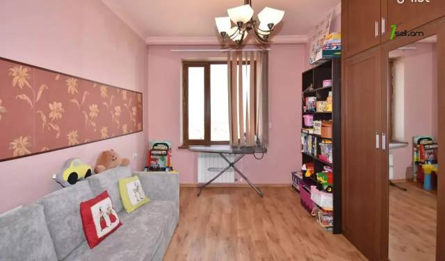 5 սենյականոց բնակարան նորակառույց շենքում Մարշալ Բաղրամյան պողոտայում, 165 քմ, 11/17 հարկ