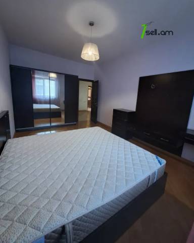 3 սենյականոց բնակարան նորակառույց շենքում Ռոստոմի փողոցում, 136 ք.մ., 2 սանհանգույց