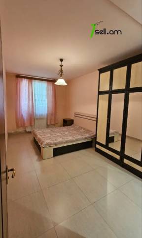 3 սենյականոց բնակարան Սունդուկյան փողոցում, 100 քմ, նախավերջին հարկ, կապիտալ վերանորոգված, քարե շենք