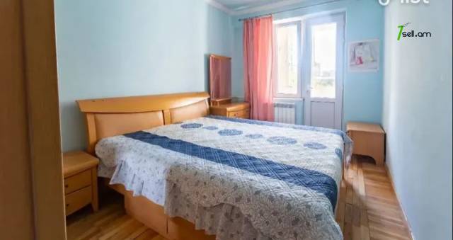 3 սենյականոց բնակարան Մարգարյան փողոցում, 83 ք.մ., 3/5 հարկ, կապիտալ վերանորոգված, քարե շենք