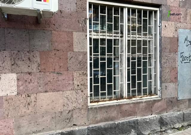 Բազմաֆունկցիոնալ գույք Սայաթ-Նովայի պողոտայում կենտրոնում, 70 քմ