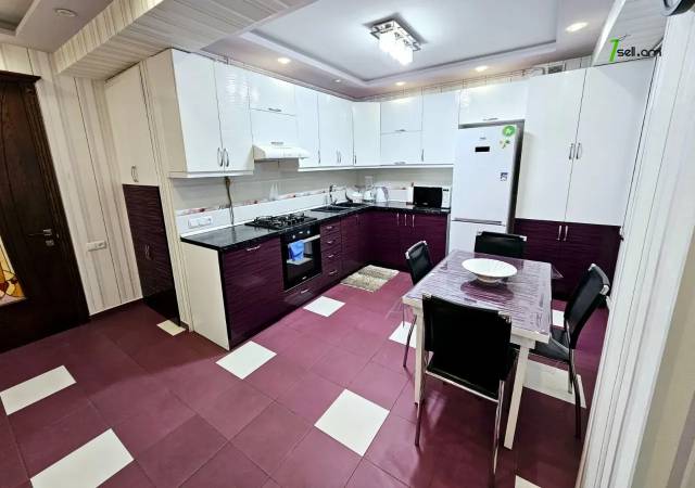 4 սենյականոց բնակարան Ամիրյան փողոցում, 130 ք.մ., նախավերջին հարկ, 2 սանհանգույց