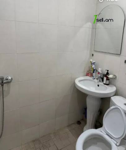 1 սենյականոց բնակարան Նիկողայոս Տիգրանյան փողոցում, 34 ք.մ., քարե շենք