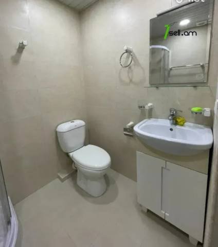 2 սենյականոց բնակարան Վիկտոր Համբարձումյանի փողոցում, 41 ք.մ., 3/9 հարկ, կապիտալ վերանորոգված