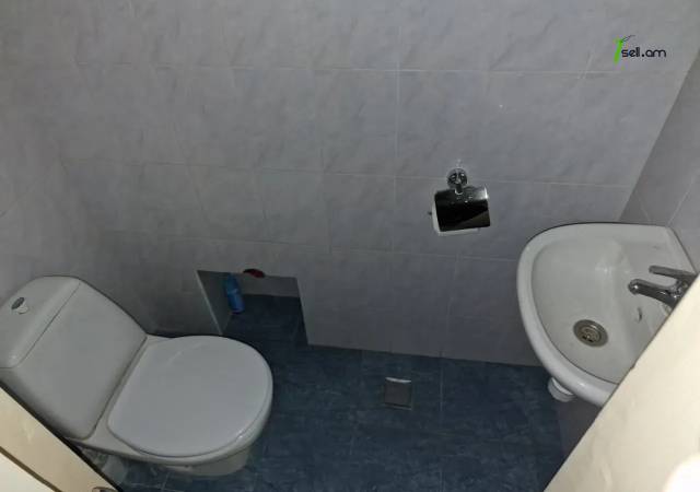 3 սենյականոց բնակարան Մոսկովյան փողոցում, 120 ք.մ., բարձր առաստաղներ, նախավերջին հարկ