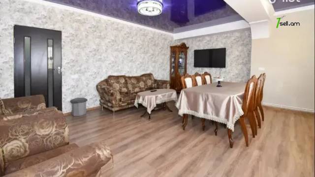 3 սենյականոց բնակարան Հրաչյա Աճառյան փողոցում, 77 քմ, նախավերջին հարկ, կապիտալ վերանորոգված