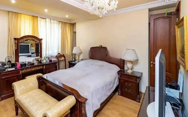 4 սենյականոց բնակարան Մոսկովյան փողոցում, 150 ք.մ., 2/8 հարկ, 2 սանհանգույց, եվրովերանորոգված