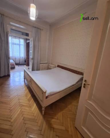 3 սենյականոց բնակարան Մարշալ Բաղրամյան պողոտայում, 90 ք.մ., բարձր առաստաղներ, 2/4 հարկ