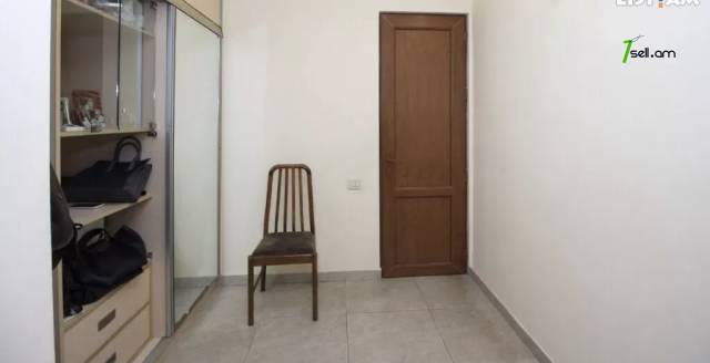 Չորս հարկանի քարե տուն Երզնկյան փողոցում Արաբկիրում, 350 ք.մ., 3+ սանհանգույց, կապիտալ վերանորոգված